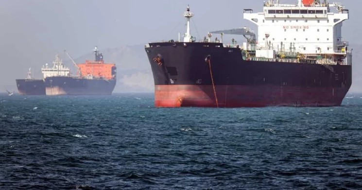 US forces strike southern Iran in self-defense after Strait of Hormuz attack